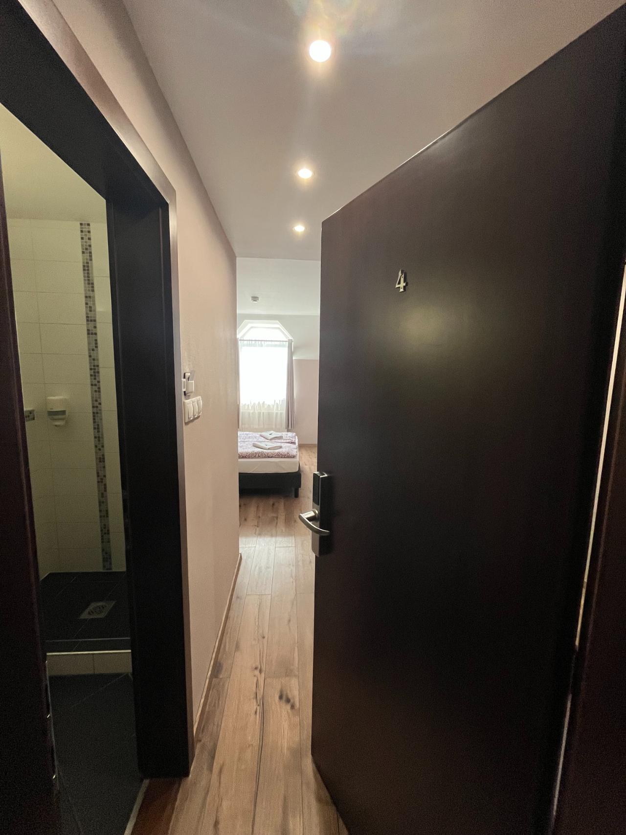 romantikus hétvége 2 személyes, franciaágyas szobánkban