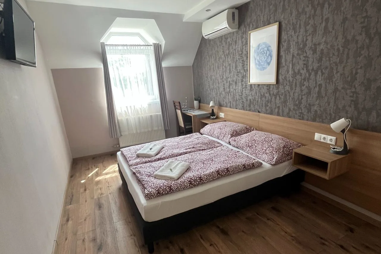 szoba franciaággyal, panzió Érd